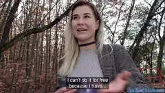 Jouer Una splendida bionda europea viene rimorchiata per un pompino selvaggio e una scopata appassionata in pubblico