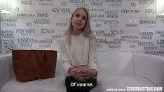 Abspielen Mutter isst Muschi und geht zum Casting zum Ficken