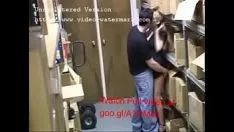Reproducir sexo con una empleada coño filmado teniendo sexo con su jefe