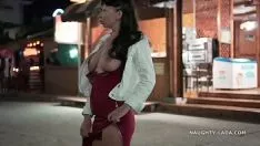 Reproducir Chicas folladas en la cocina de los hombres con una polla de 10 cm
