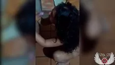Play The blonde who receives her share of sex from a colleague at the fitness training
