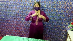 Reproducir Intensa sesión de masturbación con consolador de MILF morena