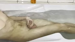 Jouer Branlette amusante avec SuperMDick33 et son double gode