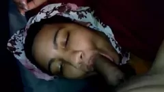 Abspielen Ebony Teen Babe wird wild: Nahaufnahme Bbclicking und Saugaktion