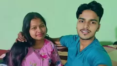 Reproducir La novia de Desi College se pone traviesa durante la casa de Navidad